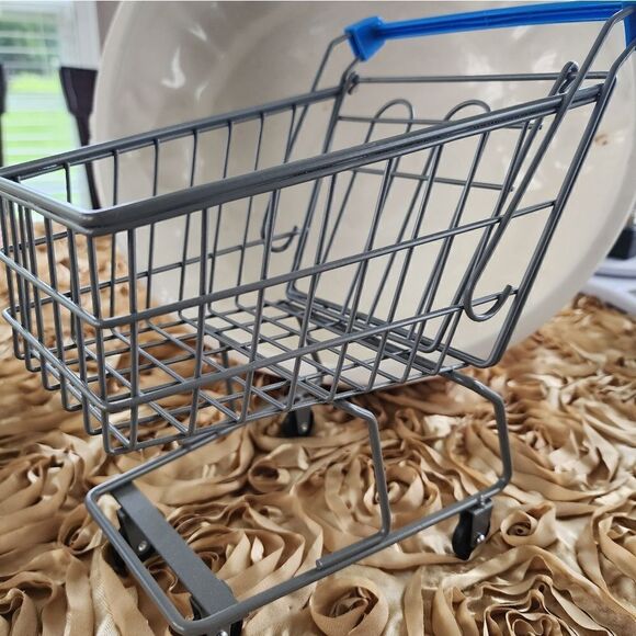 Grocery Cart - Picture 1 of 8